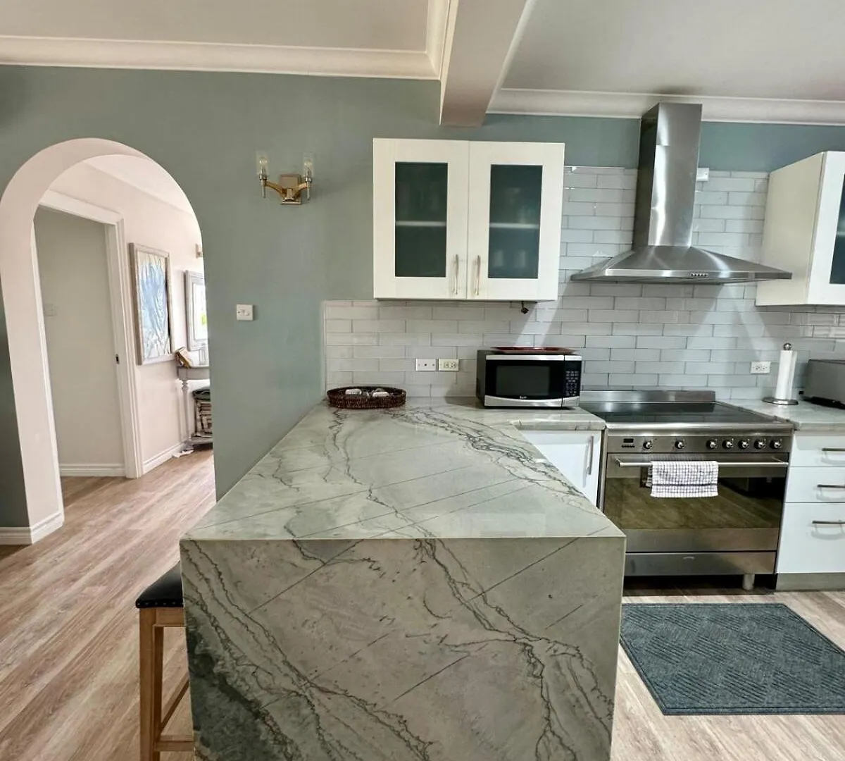 2Bed Modern Condo With Ac, Pool, Rooftop Patio, 5 Min To Beach Christ Church Lägenhet