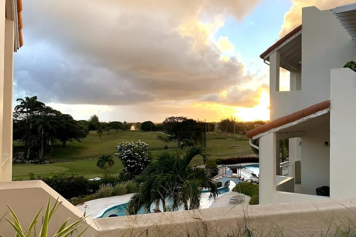 2Bed Modern Condo With Ac, Pool, Rooftop Patio, 5 Min To Beach Christ Church