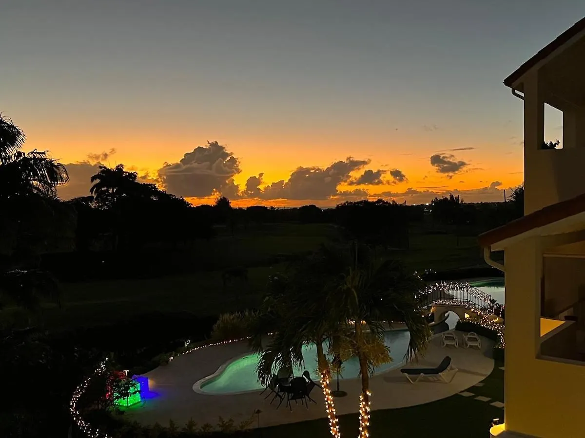 2Bed Modern Condo With Ac, Pool, Rooftop Patio, 5 Min To Beach Christ Church