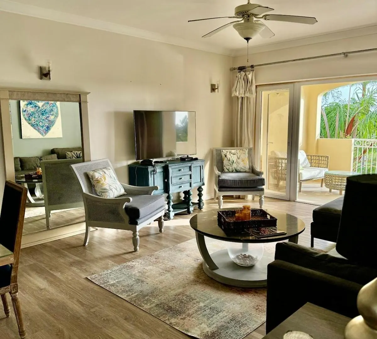 2Bed Modern Condo With Ac, Pool, Rooftop Patio, 5 Min To Beach Christ Church 0*,  Barbados