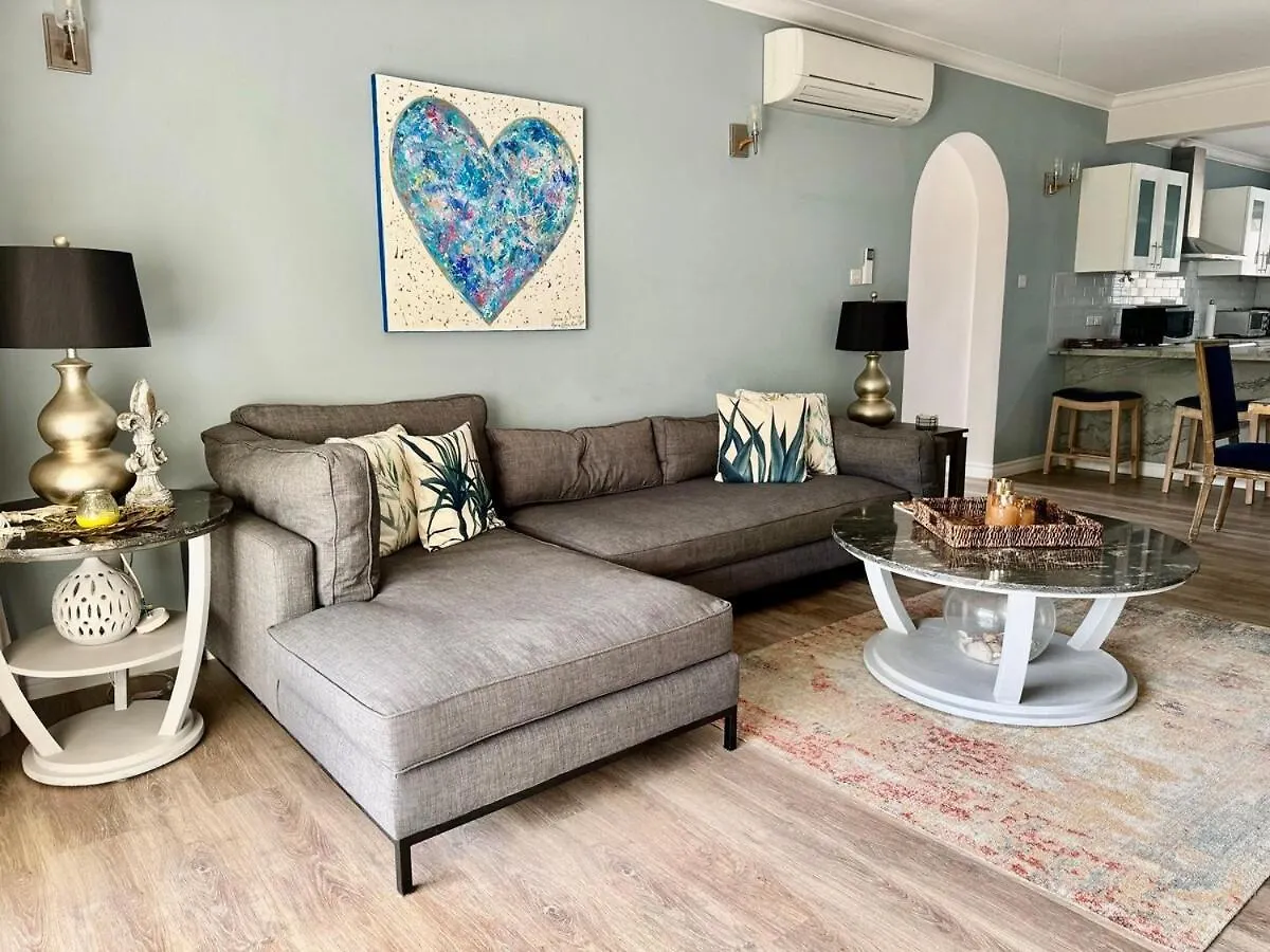 2Bed Modern Condo With Ac, Pool, Rooftop Patio, 5 Min To Beach Christ Church Barbados