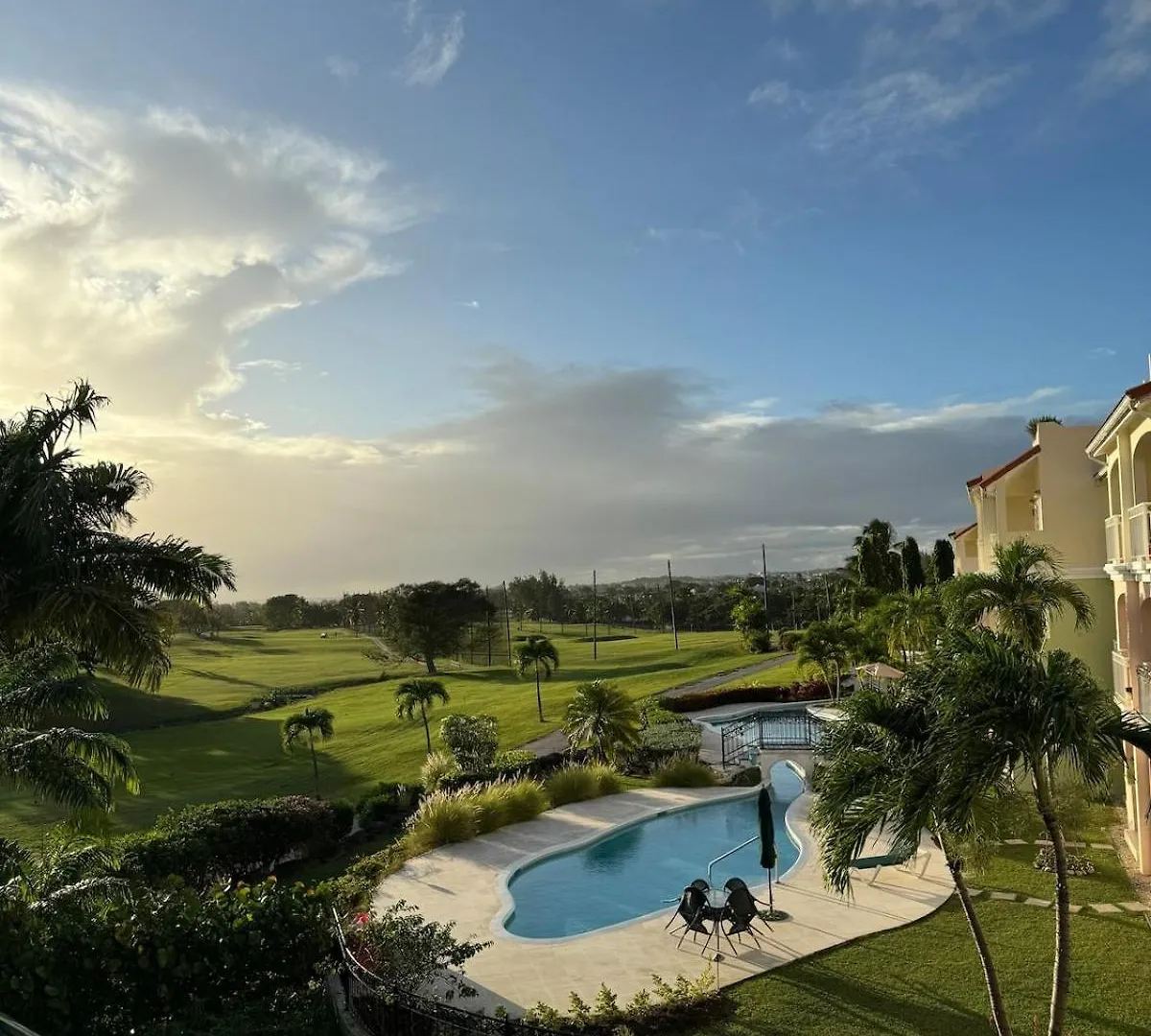 2Bed Modern Condo With Ac, Pool, Rooftop Patio, 5 Min To Beach Christ Church Appartement