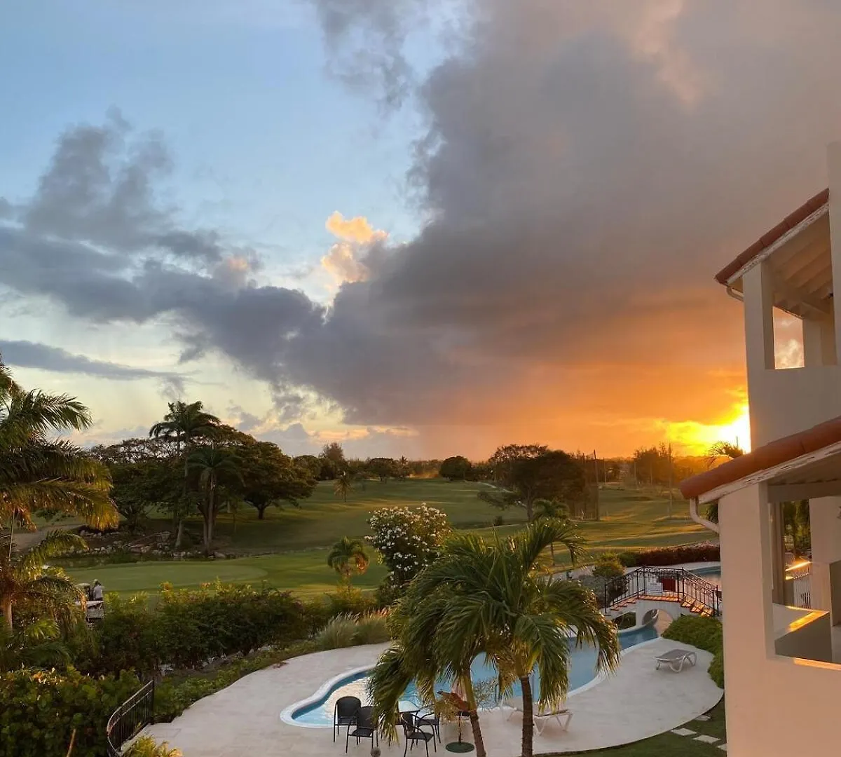 2Bed Modern Condo With Ac, Pool, Rooftop Patio, 5 Min To Beach Christchurch 0*,  Barbados